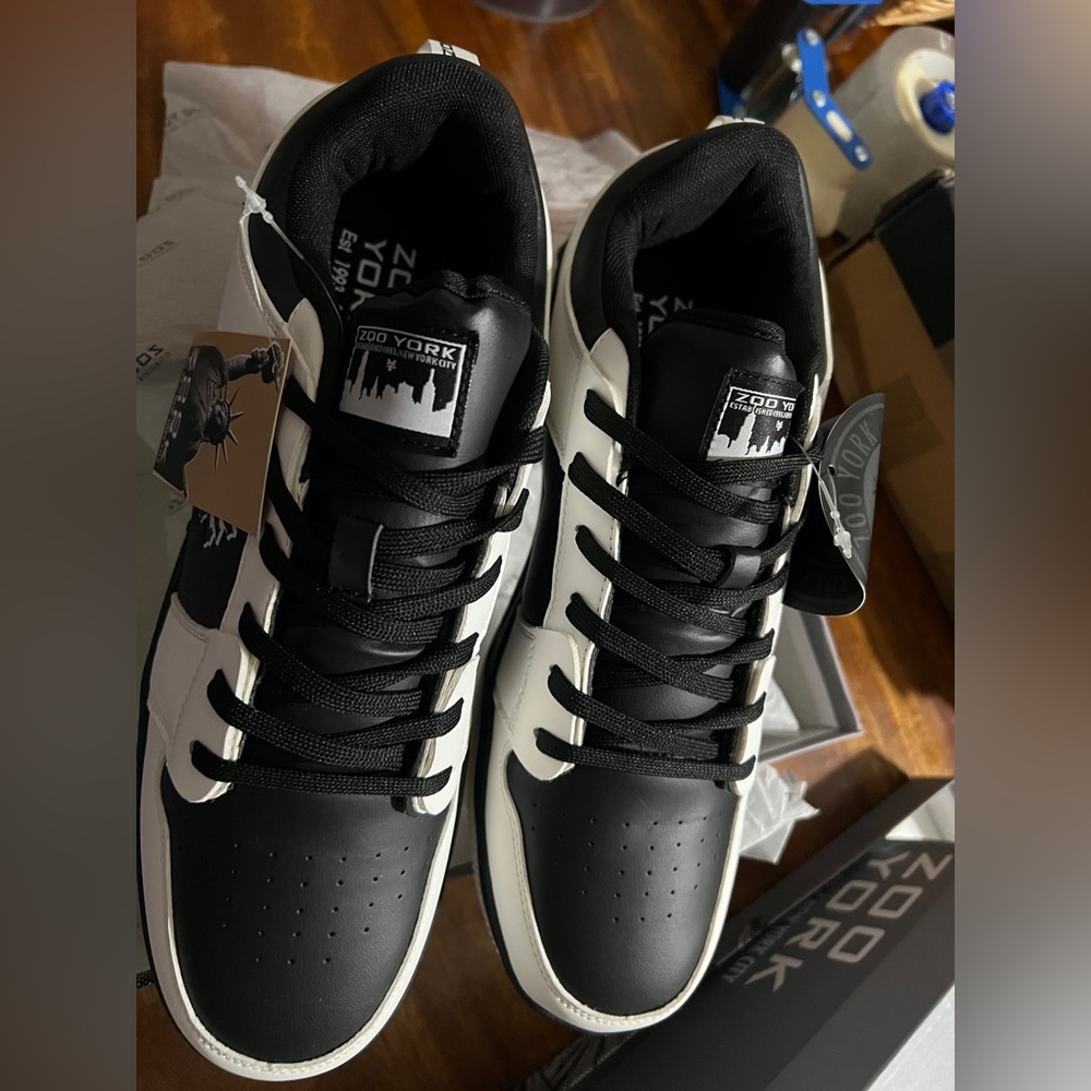 Zoo York Men's Black and White Sneakers